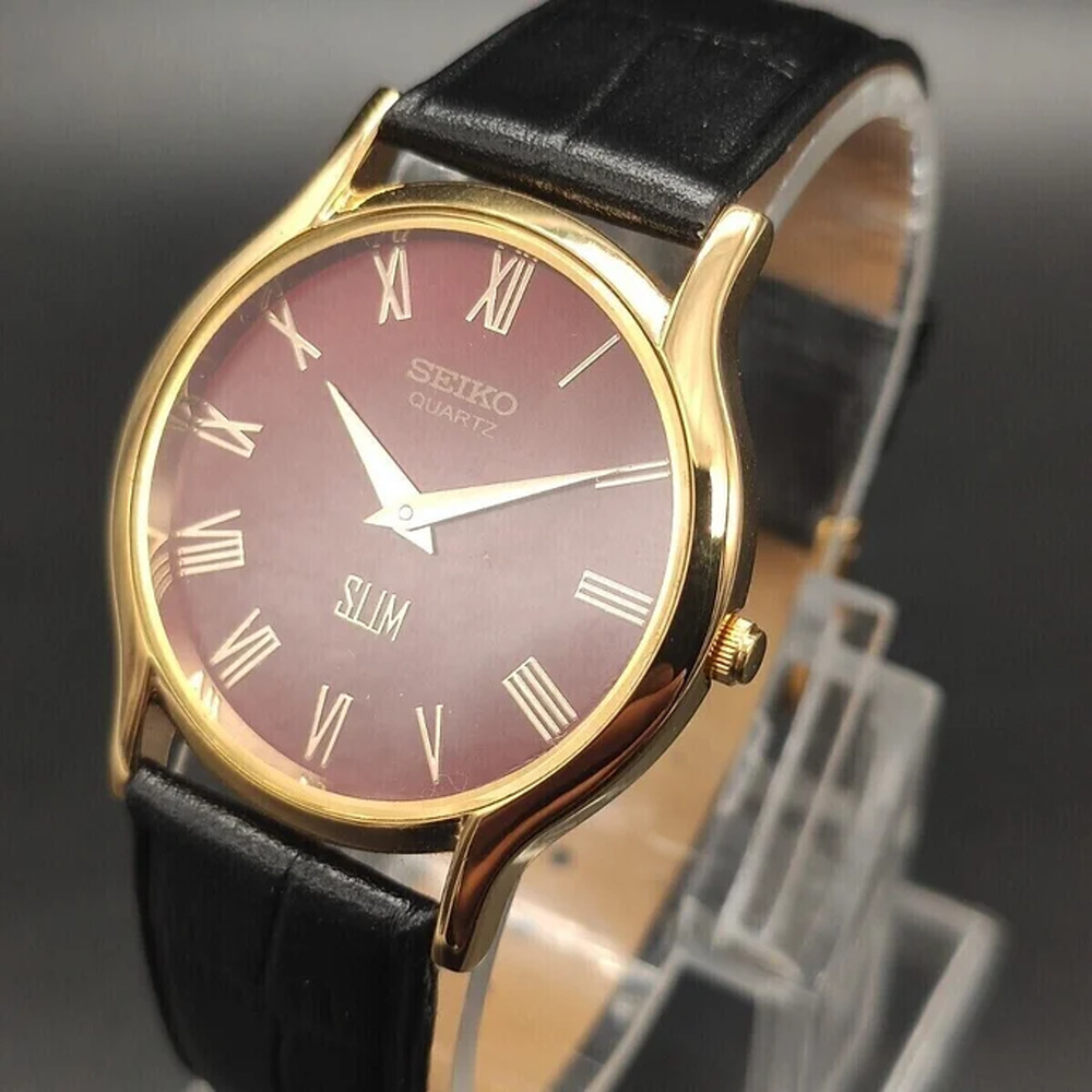 Vintage Style Seiko Quartz Mens Gold Watch & Red accents W/Leather Strap